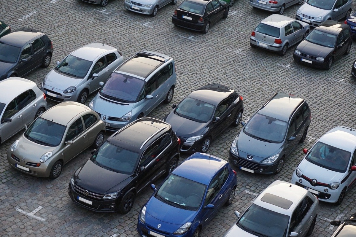 Число машино-мест на платных парковках Нижнего Новгорода оказалось меньше заявленного